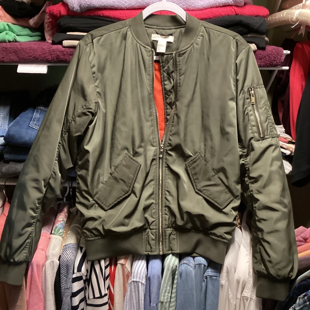 Like New H&M Oversized Bomber Jacket * Small/2* Army Green with Orange Lining